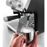 Máquina de café manual DeLonghi La Specialista Arte – 15 bares de presión – Capacidad 1.1L – Compatible con café molido y cápsulas E.S.E. – Image 2