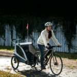 Remolque para bicicletas Thule Coaster XT Kids, azul claro - Imagen 2